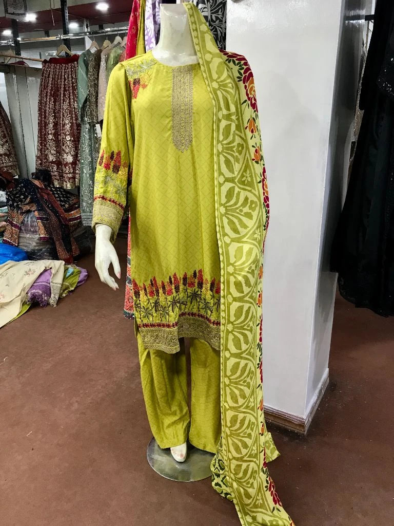 Stitched 3-Piece Printed Linen Suit with Embroidered Neckline – Floral Dupatta